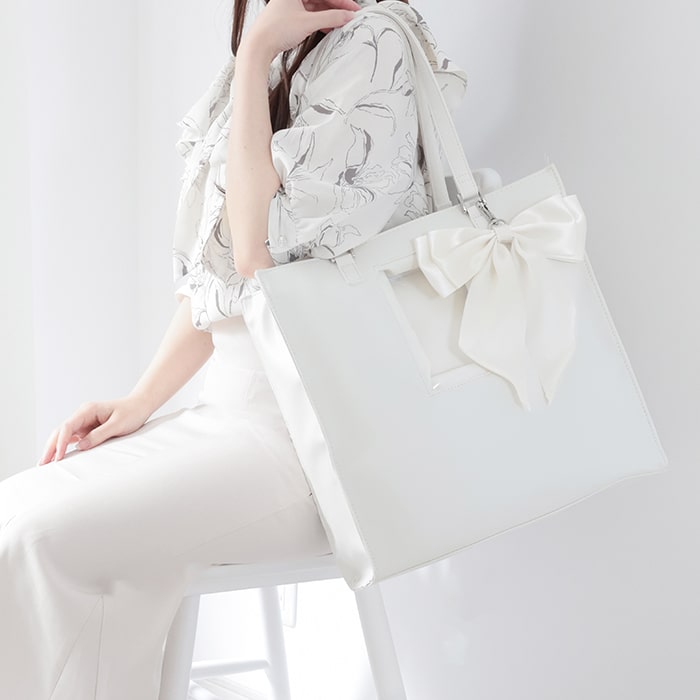 oshikatsu bag / white
