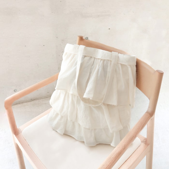 frill tote / ivory